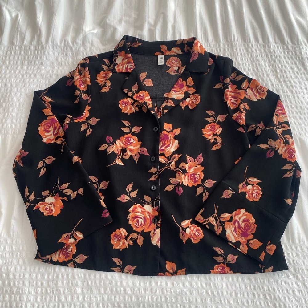 BP Nordstrom black button down collar blouse with floral design size XS